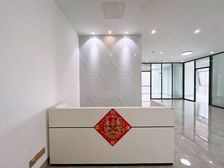 绿地中央广场平层170平方 双面采光 4隔间 20人工区