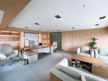 带厨房 配全家具出租 使用面积400平 绿地中央广场 万达