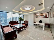 绿地中央广场208平精装,大平层带家具,4隔间