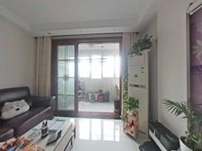 中间楼层 产权清晰 有电梯 临地铁 交通便利 双卫生间