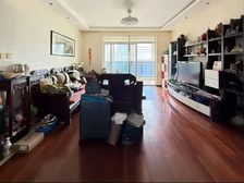 海上海新城!花园式的小区,楼间距大,高区南北通三房,看房随时