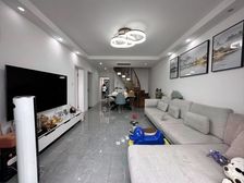 内环内地铁口 送阁楼,空中花园,婚房装修置换诚意出售