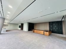 超大总裁办公室带休息间 首排临江望小蛮腰 实景实拍