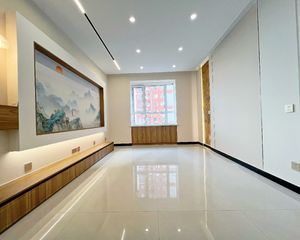 长城南大街世纪汽车城南侧精装三室两卫小高层中间楼层看房方便