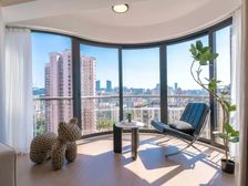 高楼层视野无遮挡 南北通透 近地铁 精装好房 出行方便