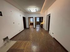 一楼带大花园 如果有需要可以改三房 看房有钥匙 停车方便