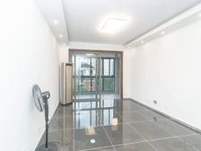 新上楼皇高区!送婚房装修!带车位 价各空间巨大