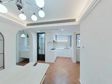 小三房,精装修,中高区采光好。近公园,商场