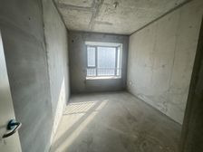 高新8路,三室两卫,次新小区,双卫格局,中间楼层,南北通透