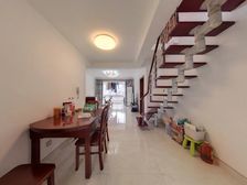 电梯顶楼复式 带露台 南北通 随时可看还带一个固定车位