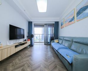 天鹅湖小高层南北通透,看小区全景,安静,业主年初急卖,价可少