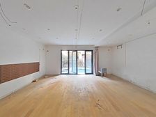 法式联排毛坯 前后院子送两层地下室双车位位置安静 看房随时