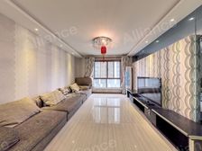 此房,户型方正,南北朝向,精装,节省二次装修成本。