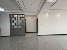 年前急卖!全新精装修带车位!掌舵新区132平元宝户型大阳台