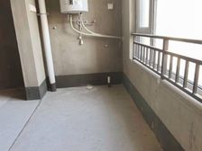 急卖!掌舵东岸新区 !3室2卫 带车位储藏室 证过二 价可议