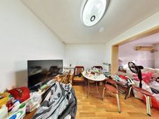 三楼,三地铁换乘,户型方正,采光充足、出行方便