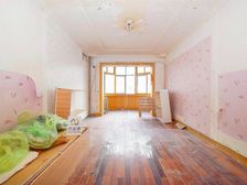 南江小区三楼,H户型采光无遮挡,紧邻 菜市场。价格可大谈