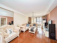 独一份 总价小于市场200 !房东诚售 看房随时!