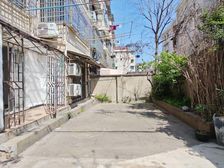 院子真大,双南户型,精装修,拎包入住,対口师三实验9年制