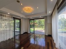 湖畔佳苑:临河独栋,稀缺,低价吸引您,也伤害我的信誉,随时看