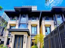 三环四轨交汇类独栋!东户石墙院落100平。地上五居随时可看!