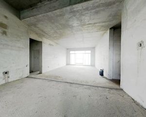 锦绣山河二期婚房5居室 采光充足东南中间楼层