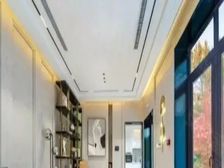 祥云小镇北400平合院!南户五层独门独院,包含3车位有电梯!