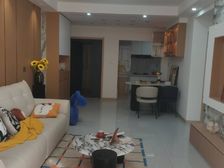 新上东湖片区,南北通透两室,中间楼层,小区人车分流,拎包入住