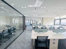 地铁口!正对电梯!东南采光 497平6办40工位高区视野开阔