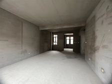 金屋二区大平层 价格便宜 花园 车位 毛坯 老本