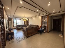 小高顶越 140万豪华装修 6室3卫 50平米露台 带车位