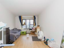 楼层好 精装修 次新房 有电梯 满五 大两房 房东急置换