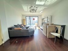 中间楼层采光好 带电梯 双卫生间 小三房 购物方便 产权清晰