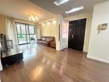 万科假日风景新上大两房,中间层,中心位置,精装修,看房随时!