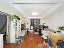 送30平私家花园,已改三房,中心位置,南北通透,采光无遮挡!