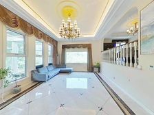 万科临湖大别墅,十年出一套,C形花园300平,真正湖景别墅