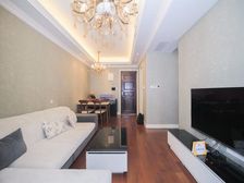 15号线DT口,14年房龄,开发商精装修大三房,楼下海梦一方