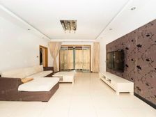 双车位四房平层,无遮挡沿河景观,价格好谈,诚心出售!