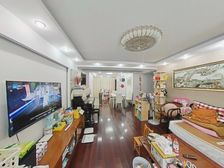 玫瑰九九,一楼复地下室,房东自住,有钥匙,看房方便,诚意出售