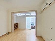 一楼+带阳光房+南北通透+岚皋路轨交交通