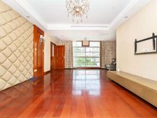 新上独栋别墅!500平环绕式大花园!中心位置安静!诚意出售!