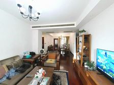 春申景城三期新挂牌精装南 两房,电梯中层,带产权车位