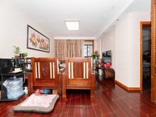 坐看中心湖 南北通透 好楼层 带车位 诚意出售