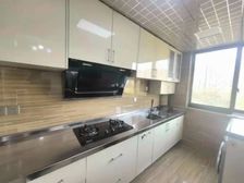 房东再次 ,临湖中心景观位置,南北通透,有产权车位,只