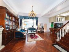 在寂静中品味,在喧闹中生活,此房深情并茂!品质小区