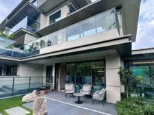 三亚CBD 巴蜀旁!名人豪苑 市区叠拼别墅 70年精装现房