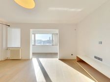 金宸国际公寓高楼层134.79平米精装东南3室2厅2卫出售