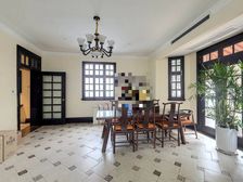 美丽园 5室2厅 276.77平