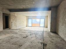 南北通透 有电梯 产权清晰 停车方便 楼龄新 购物方便