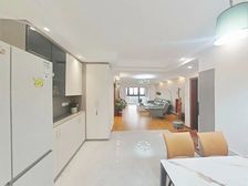 远瞰佘山 临河景观房 送产权车位 婚房装修 南北通透 急急急